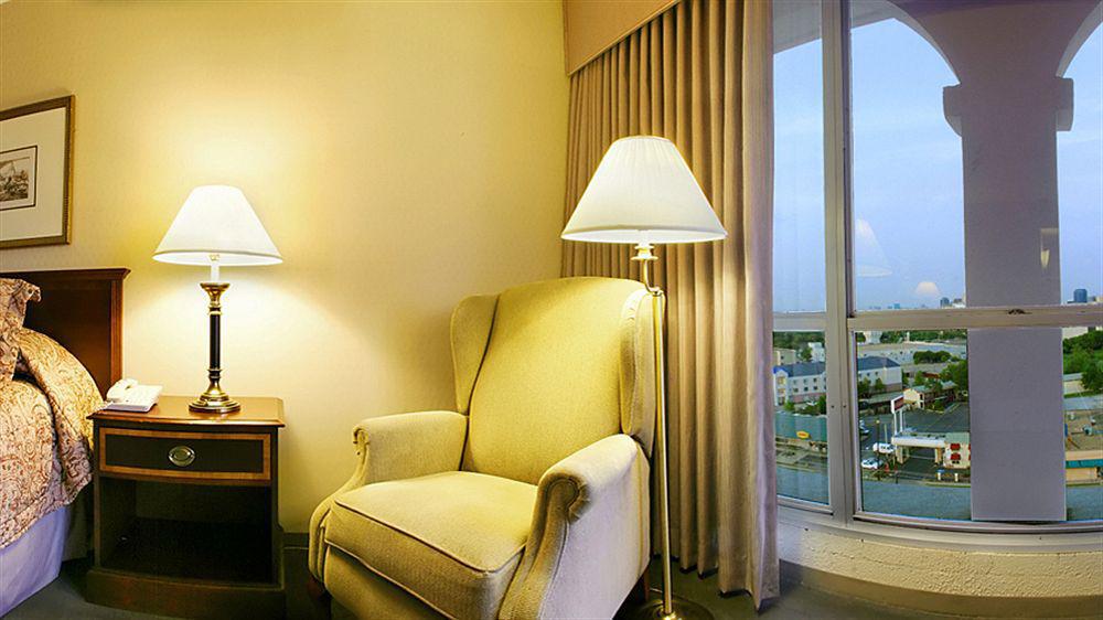 Doubletree By Hilton Dallas Market Center Eksteriør bilde