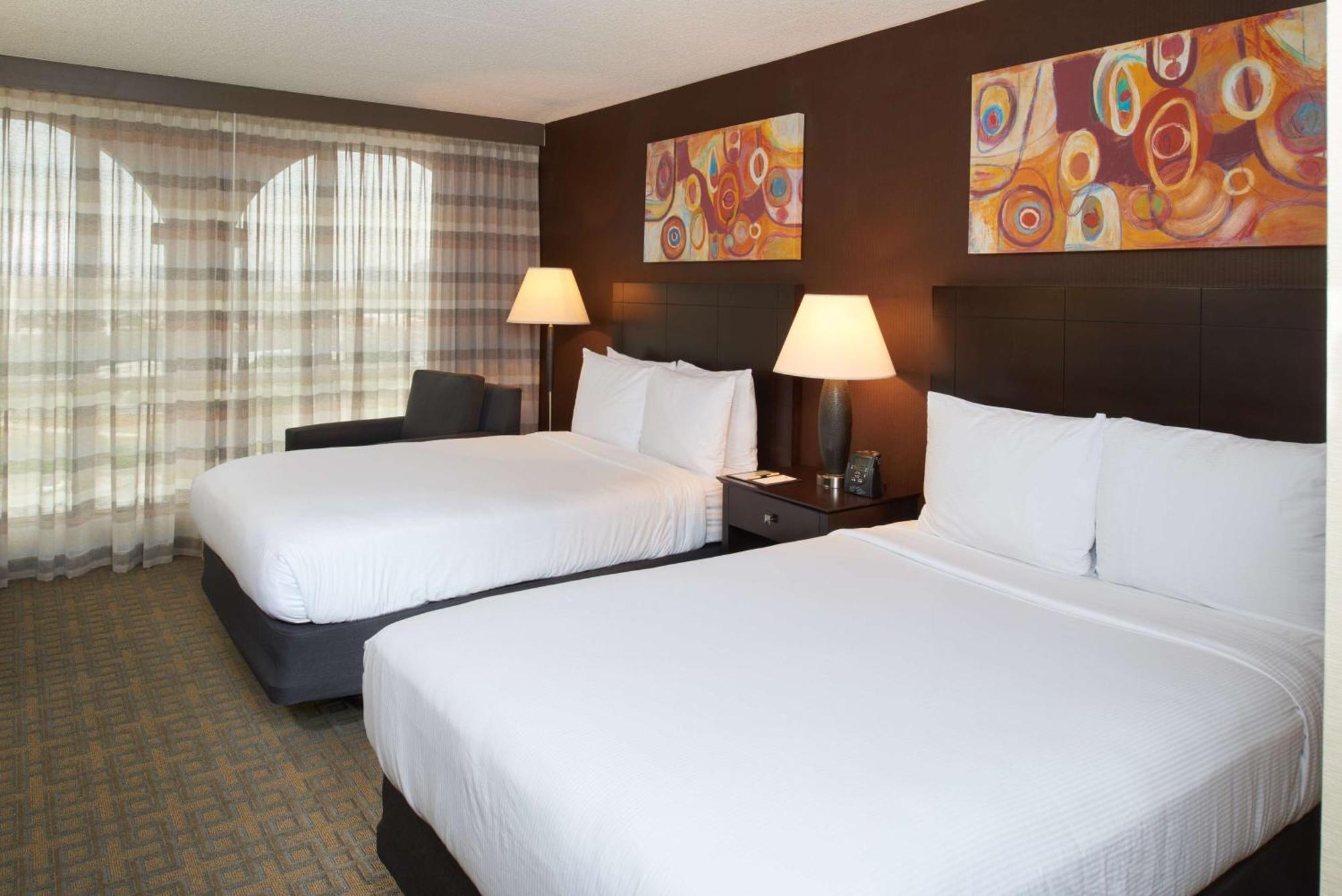 Doubletree By Hilton Dallas Market Center Eksteriør bilde