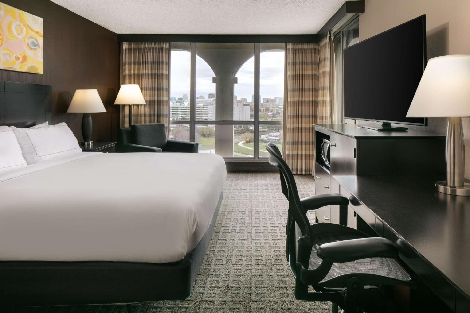 Doubletree By Hilton Dallas Market Center Eksteriør bilde
