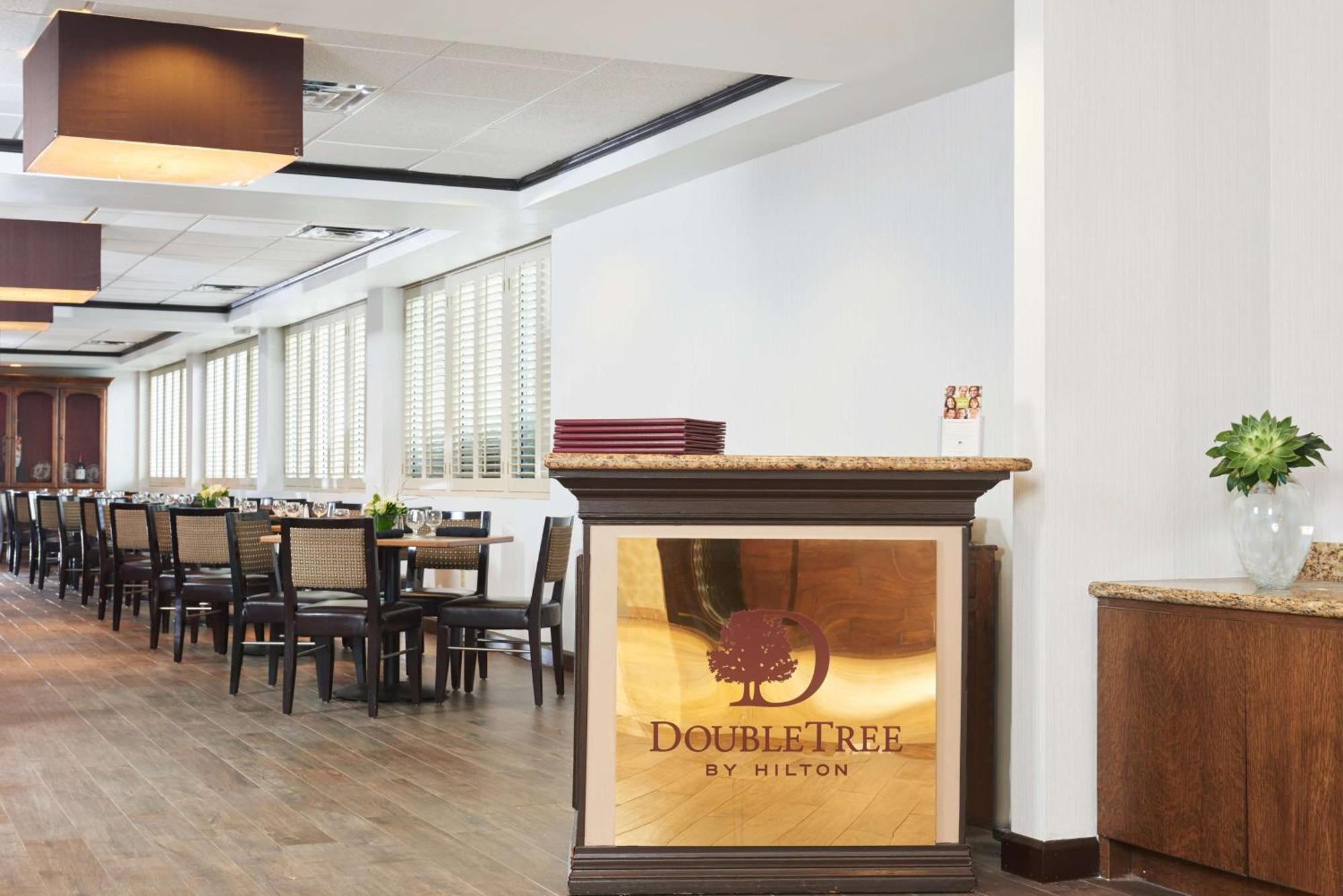 Doubletree By Hilton Dallas Market Center Eksteriør bilde