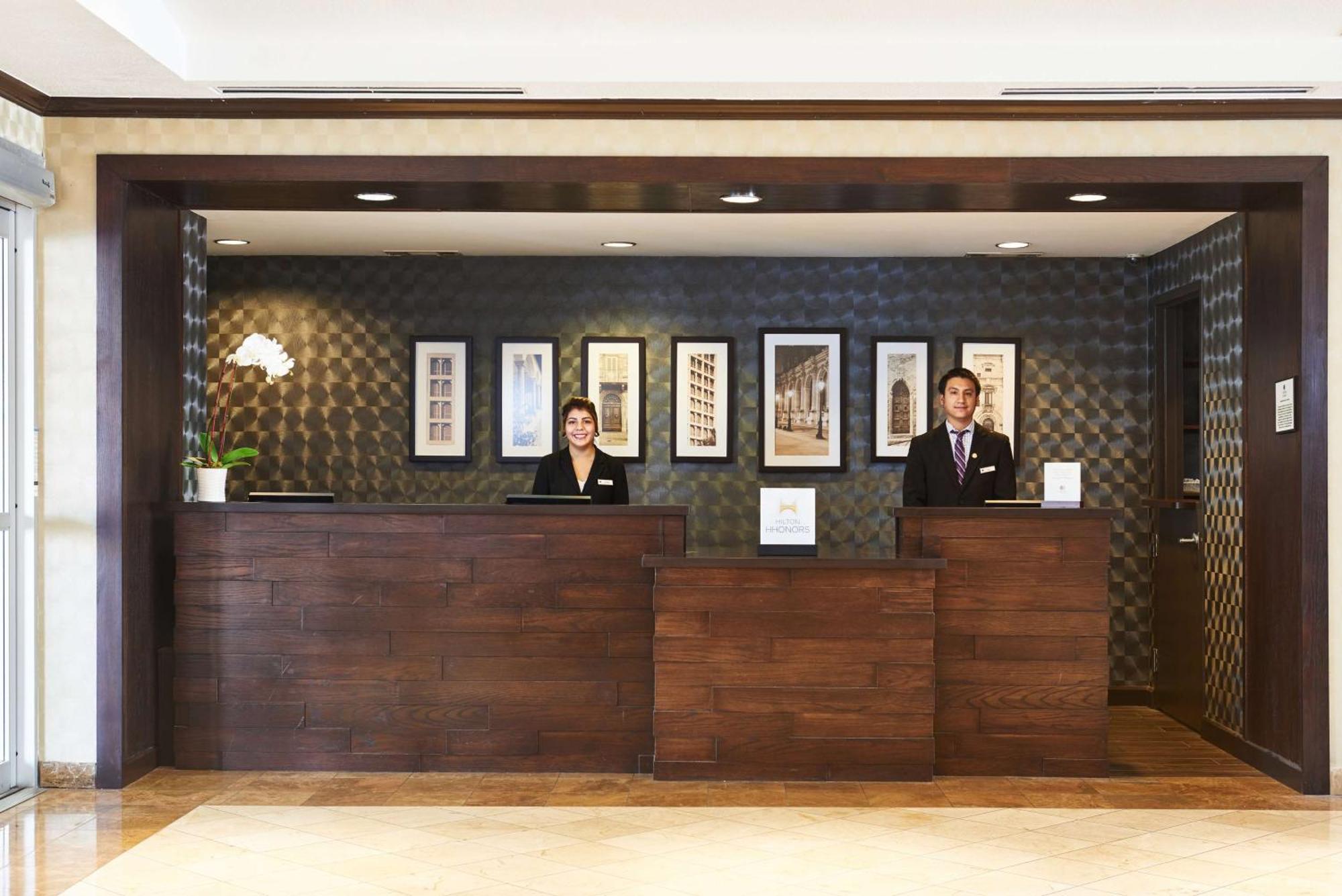 Doubletree By Hilton Dallas Market Center Eksteriør bilde